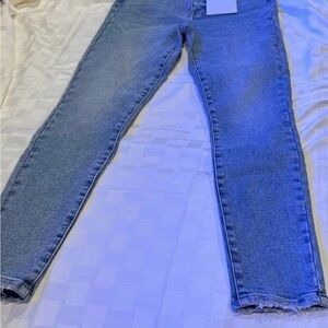 Pistols Skinny Jeans with Frayed Hem